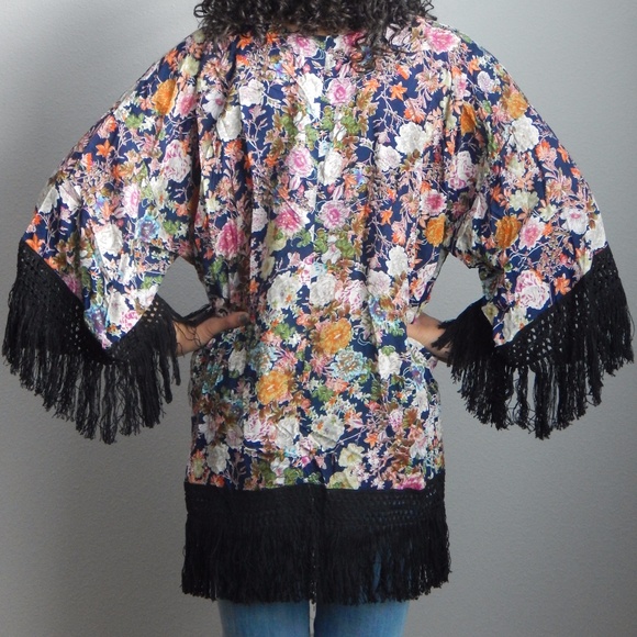 B2G1 Multi-color Floral Fringe Kimono - Picture 3 of 3